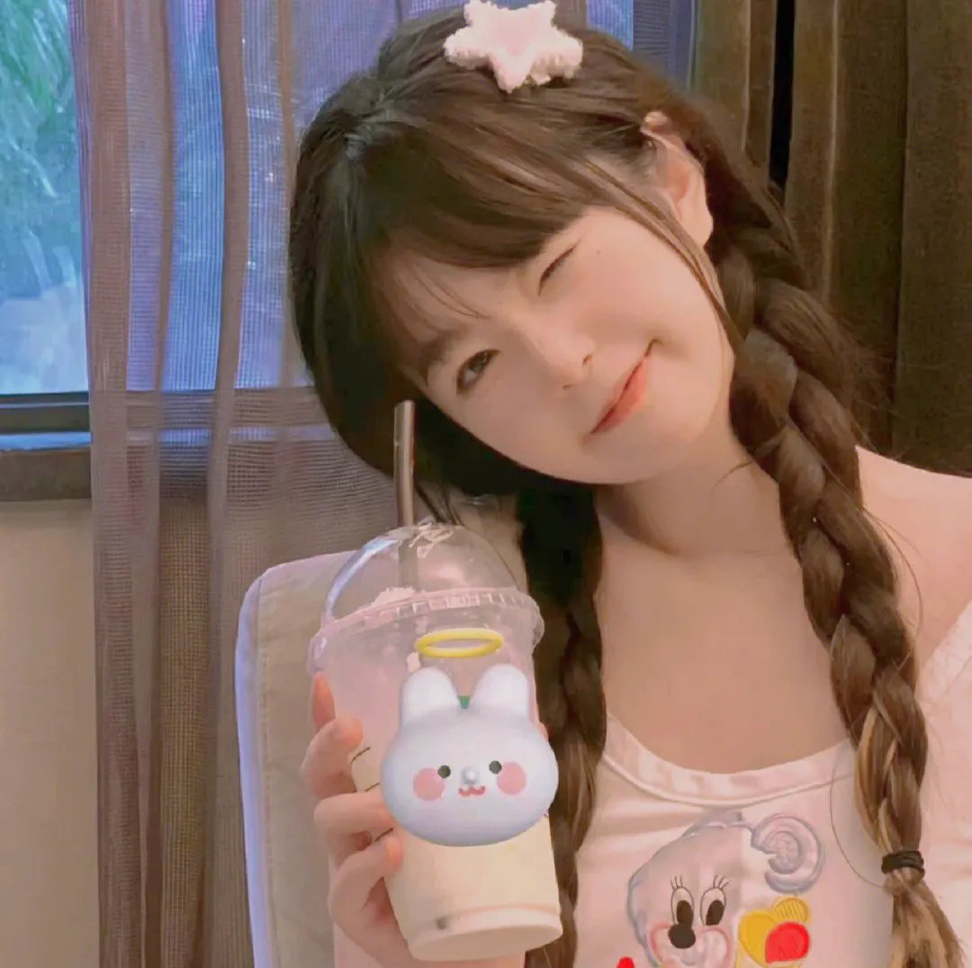 少女嬉春